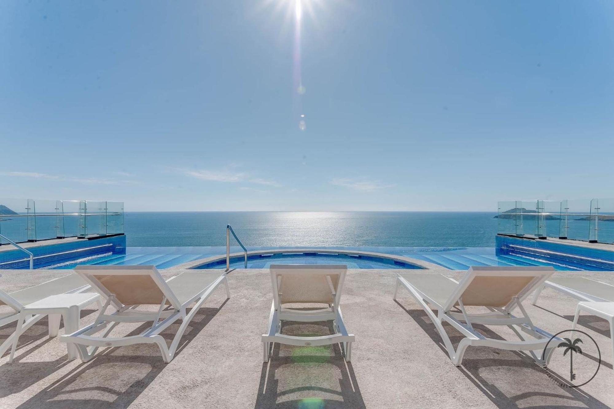 Terraza Con Vista Al Mar Y A Atardeceres Apartment
